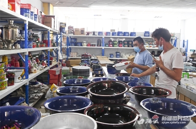 中亞商貿(mào)走廊巴克圖口岸煥發(fā)新活力 日用百貨貿(mào)易迎來蓬勃發(fā)展